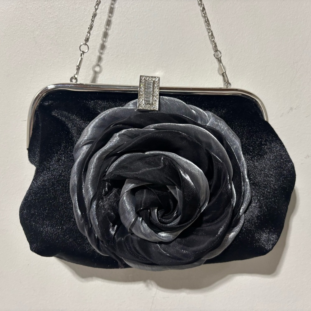 ❤️Laila Rowe Black & Gray Velvet Evening Bag